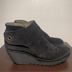 FLY London Size 40 Yebi Wedge Heel Ankle Boots Ruched Suede Black Tie Detail 9.5